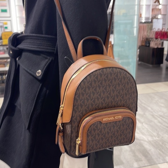 Michael Kors Ladies Backpack Bag Jaycee XS Conv Zip Backpack Brown - Picture 11 of 16